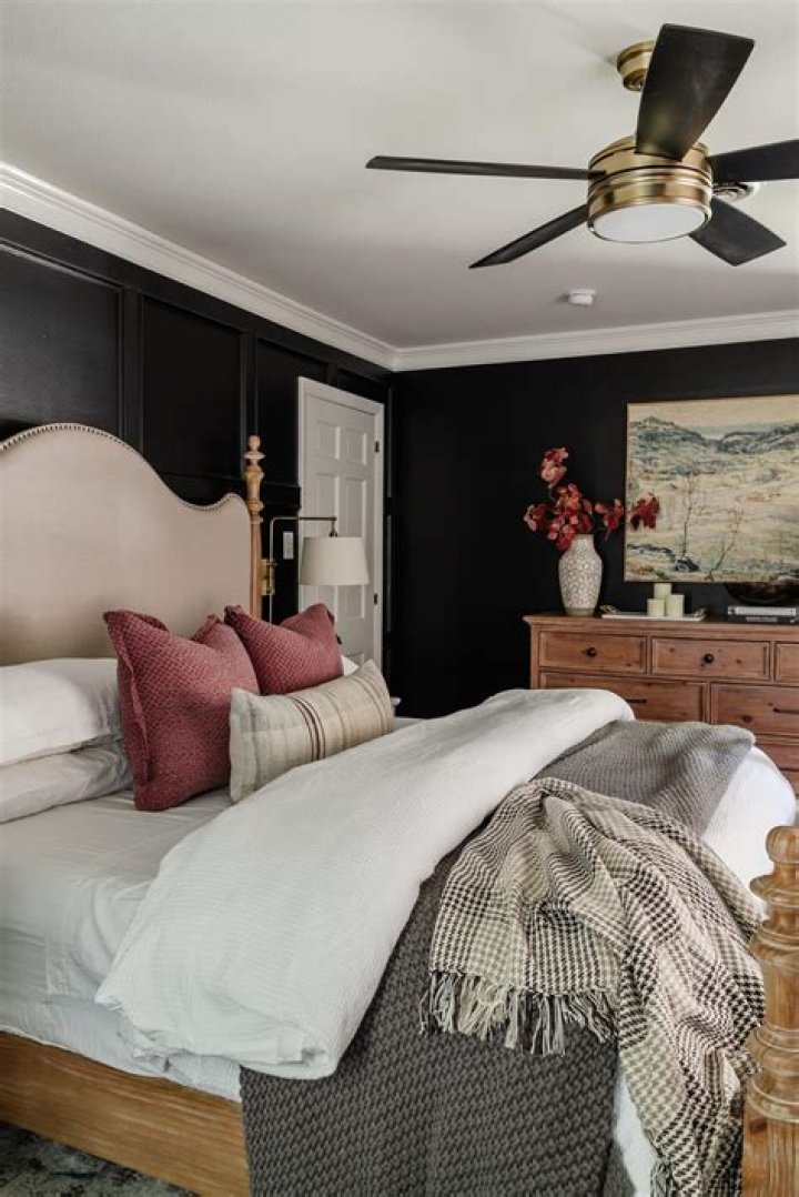 10 Essential Elements for a Cozy Bedroom Makeover